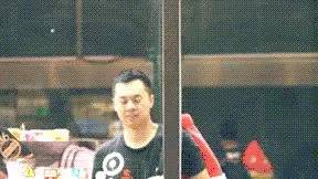 深圳首家无店员无监控便利店:月入3万,开张4个