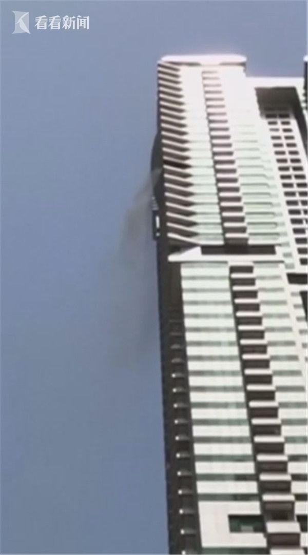 火灾频发 迪拜另一摩天大楼“老虎塔”又冒烟