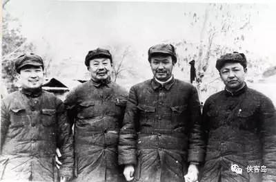 乌兰夫在西柏坡合影。左起：马明芳、王维舟、乌兰夫、习仲勋