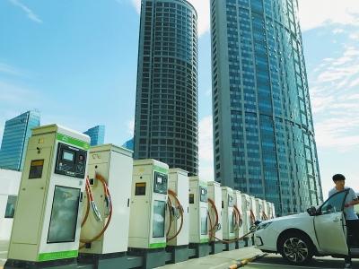 北京CBD“空中充電站”投用 每天可為500多輛充電