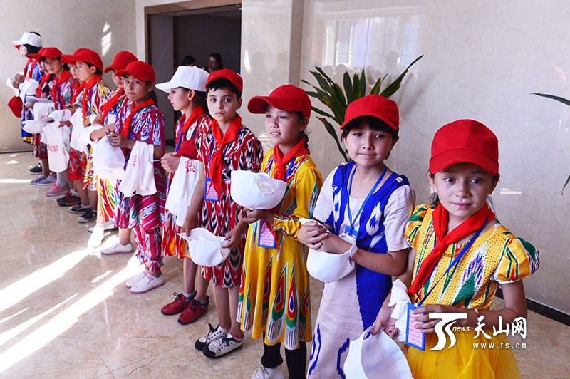 2017爱祖国·学国语·学好国语上首府红领巾