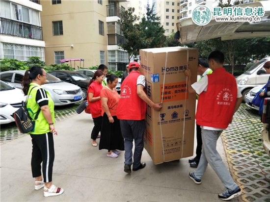 关上社区残联关爱残疾人 为两户低保残疾家庭