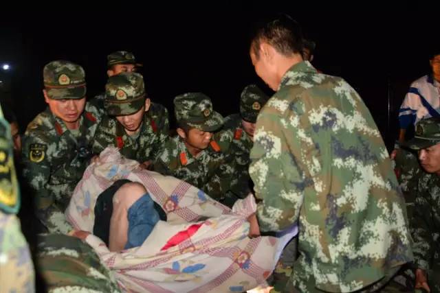 最新!九寨沟地震致19死247伤,青岛249名游客