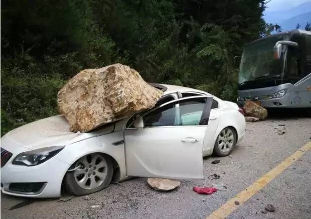 点赞!九寨沟地震,上海夫妇石头雨里逃生后再