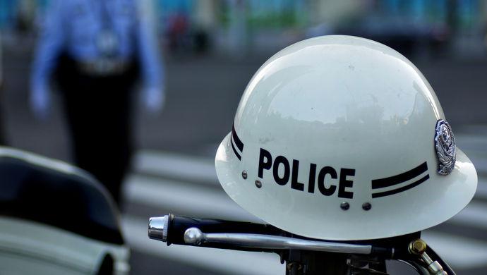 青浦一非机动车驾驶员不服处罚还咬伤交警,因