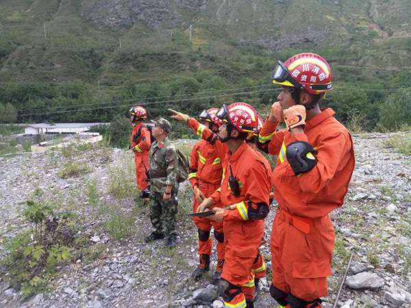 九寨沟地震丨资阳消防25名突击队员3小时走访