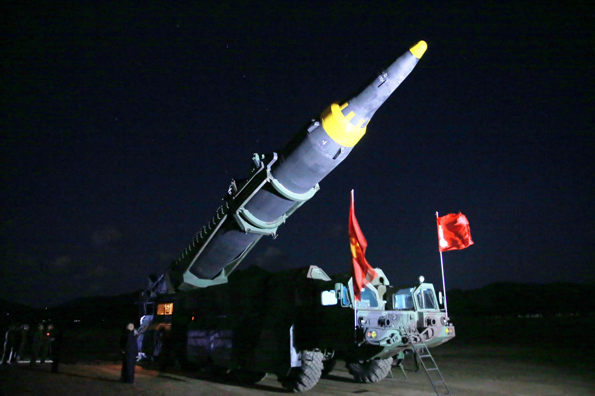 韩国军方：朝鲜今早向半岛东部海域发射数枚飞行物__凤凰网
