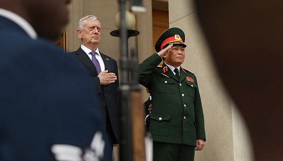 曾在40多年前血战丛林 美军如今要派航母访问