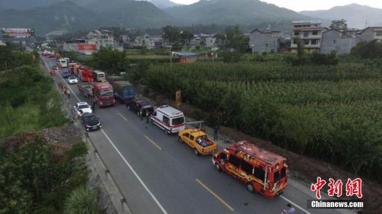 四川交通部门正全力抢通省道301线九黄机场至