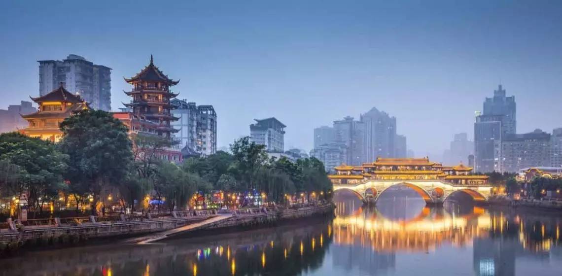 ▲成都 安顺廊桥与合江亭 (图片来源:路透社)