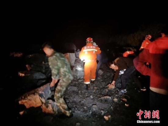 九寨沟7.0级地震已造成13人死亡175人受伤|九