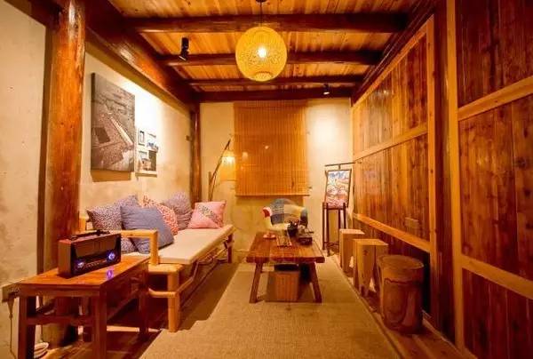 千宿一律的尴尬要如何遮掩?大众旅游时代,别