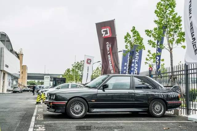 偶遇一辆30年前的宝马M3 比丰田AE86还要少见!