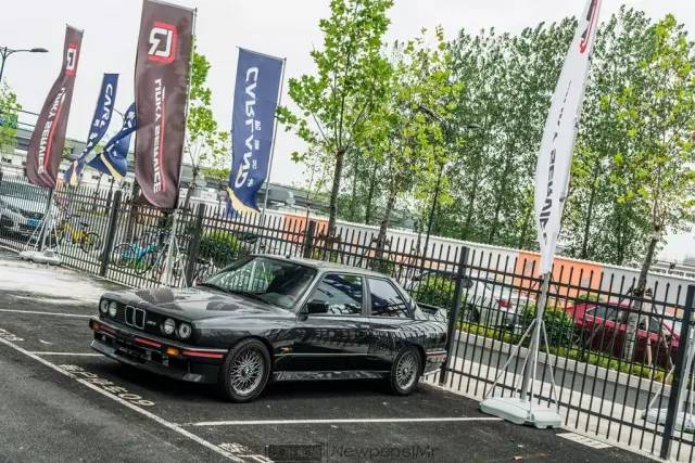 偶遇一辆30年前的宝马M3 比丰田AE86还要少见!