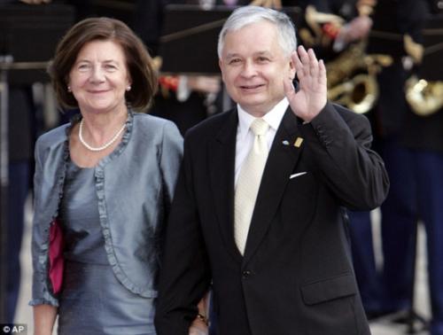 波兰前总统。 波兰调查员:波兰失事专机机翼损毁具有爆炸痕迹