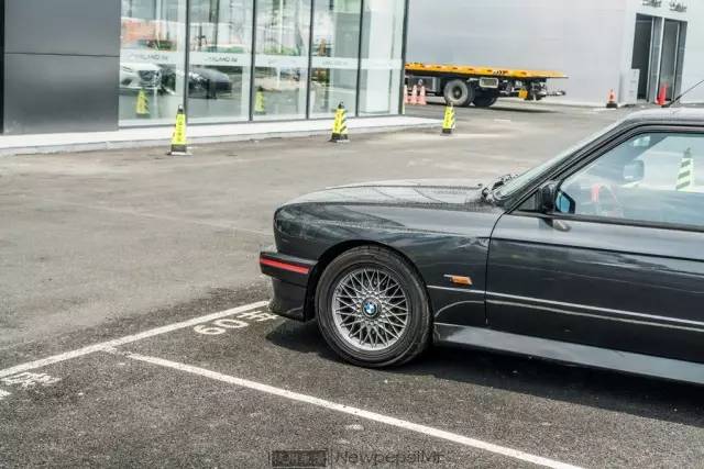 偶遇一辆30年前的宝马M3 比丰田AE86还要少见!