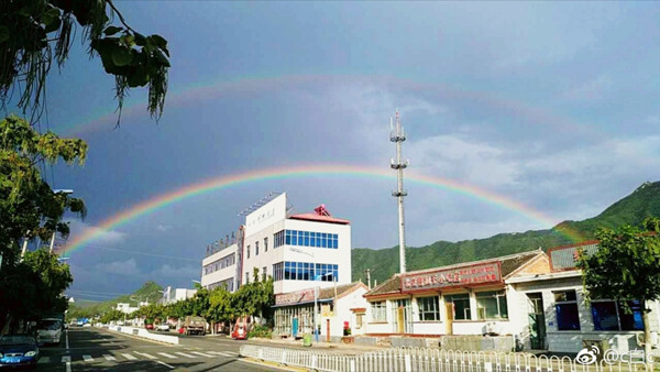 昨天雨后，昌平出现双彩虹美景。（来源：微博）