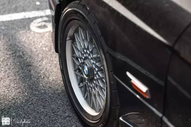 偶遇一辆30年前的宝马M3 比丰田AE86还要少见!