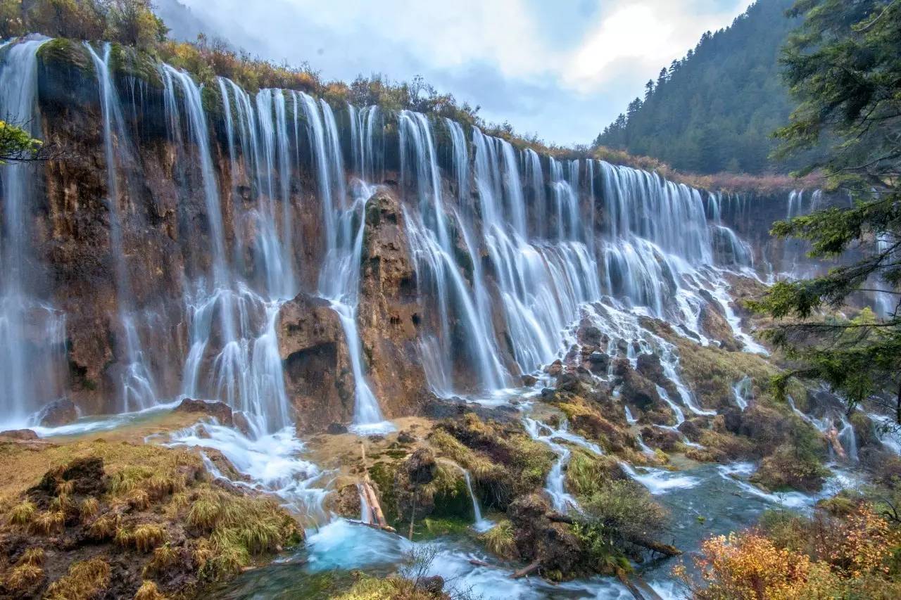 中国最美瀑布之一诺日朗瀑布垮塌!