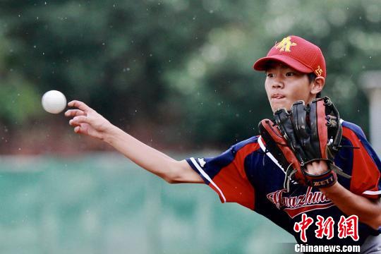 首届希望杯苏台青少年棒球交流赛在无锡举行