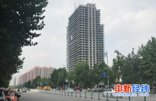 图:燕顺路上在建小区。中新经纬 刘雪玉 摄