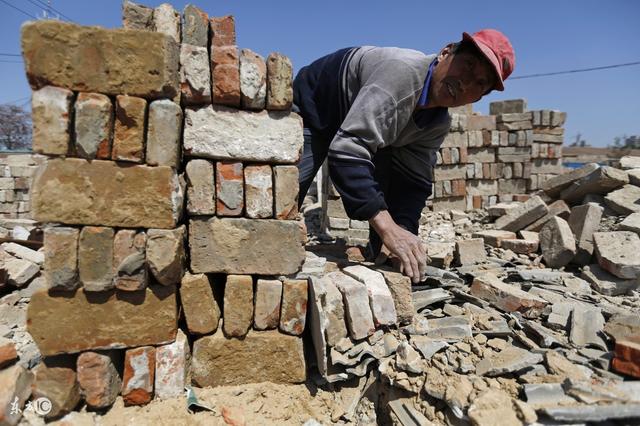 农民为何无法摆脱贫困,看看老农民是怎么说的