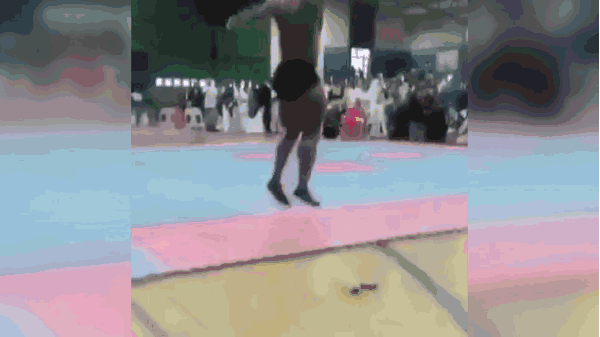 视频|健美冠军后空翻