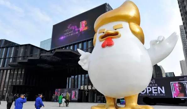 【毒舌来了】太原这只鸡凹了个造型,一夜之间红遍全球,还火到了美国白宫|特朗普|贝贝|地震_新浪新闻