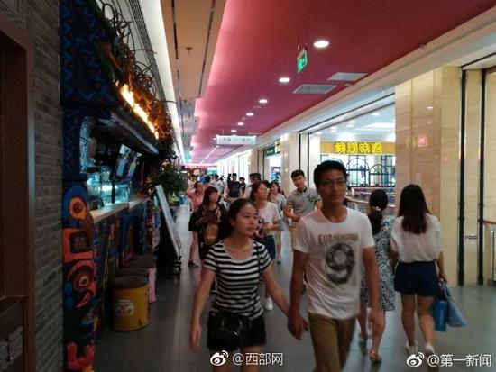 每日轻松一刻8月11日 装逼新境界！用贷款来养女主播