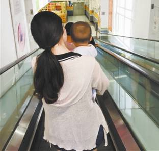 怎样坐电梯才安全?扶手梯站哪里最保险?质监