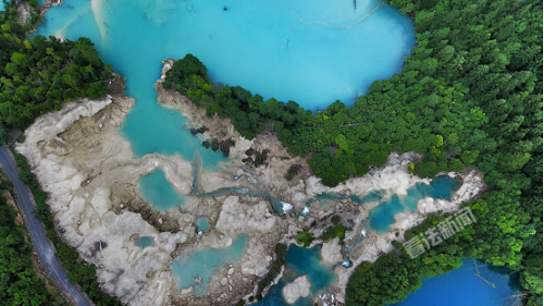 航拍震后九寨沟 美丽不再有|九寨沟|火花海|法制