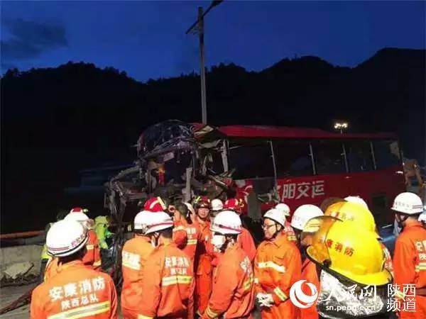 如此惨重?这起36人死亡13人受伤的高速大巴车