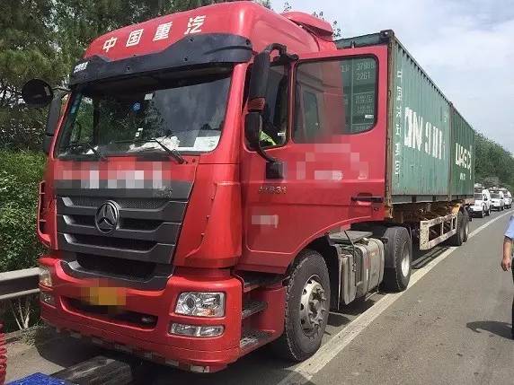 (宋先生所驾驶的集卡车)