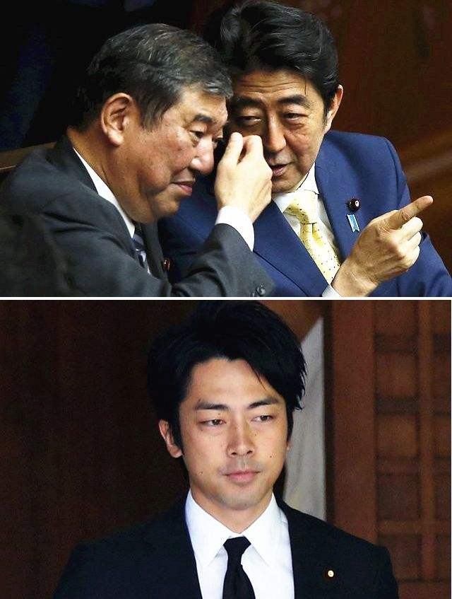 上图:2015年7月16日,日本首相安倍晋三(右)在国会众议院全体会议上与地方创生担当大臣石破茂(左)交谈;下图:2014年8月15日,日本前首相小泉纯一郎之子小泉进次郎参拜东京靖国神社。(新华/路透)
