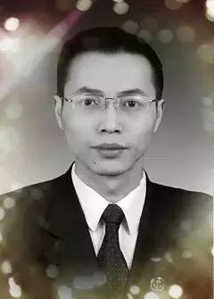法官见村民骑摩托车摔伤，救人途中 遭遇车祸身亡