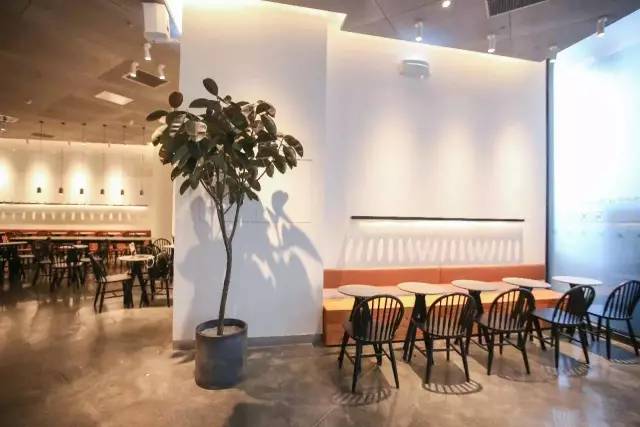 喜茶开到北京!雷雨天排队4个小时…深圳门店