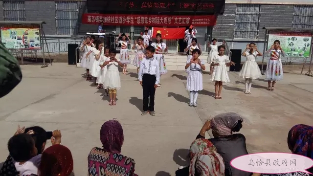 新疆乌恰县康苏镇英加依社区开展返乡学生感