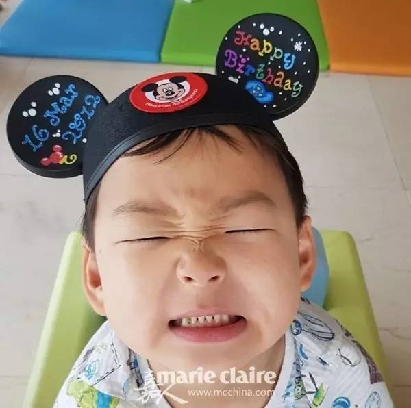 表情扛把子宋民国长大了依旧惹人爱,原来吸关于的手机搞笑图片图片