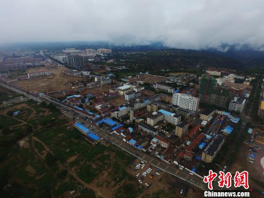 甘肃黄土高原小城多措破棚改瓶颈 拆房不拆民