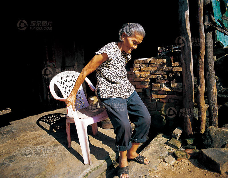 她们在等日本人道歉,日本人在等她们死去!