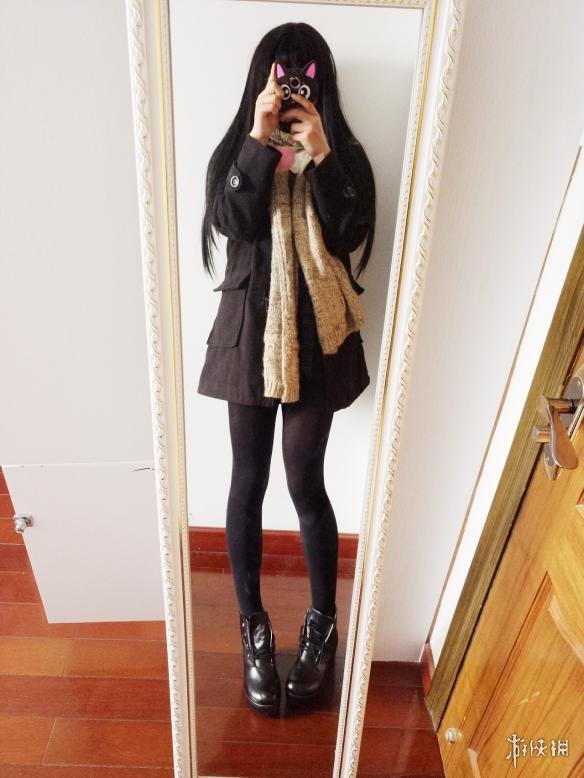 每日福利送不停爱自拍的小妹妹也爱晒出丝袜美腿