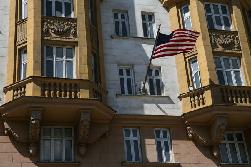 资料图片：这是7月31日在俄罗斯首都莫斯科拍摄的美国驻俄罗斯大使馆。新华社记者白雪骐摄