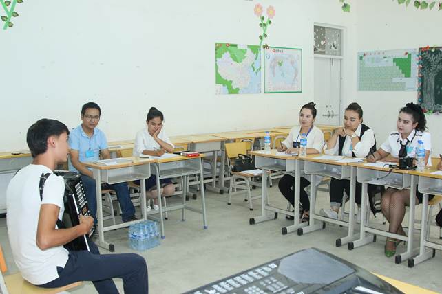 墨玉县教育系统组织对2017年自主招聘中小学