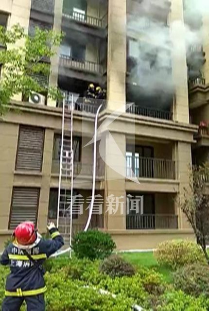 视频|宝山一小区数日内发生两起火灾 安全隐患