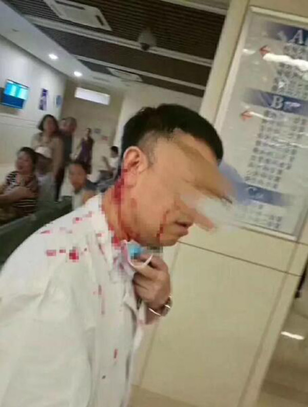 黑龙江一医生在医院被患者持剪刀划伤 行凶者被拘留