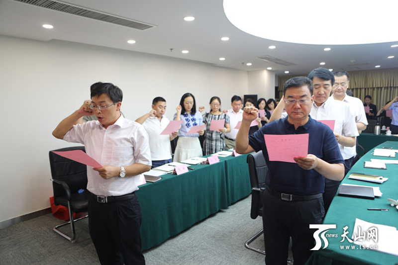 众志成城 发声亮剑