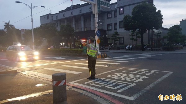 台湾大跳电，交通灯当机，警方疲于奔命。
