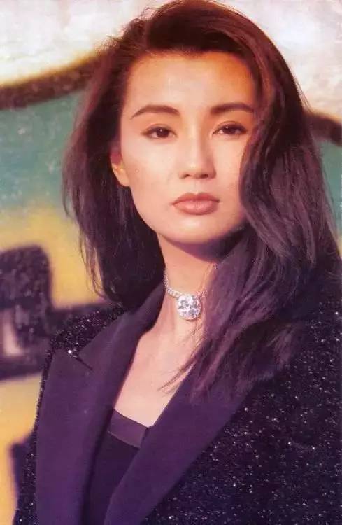 张曼玉的长相可以用一个字概括:甜. 早年香港电影里,有多少她的身影.