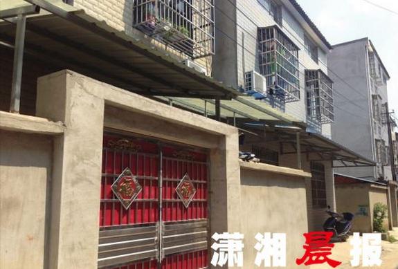 8月15日,钟祥市莫愁湖社区附近建新巷的一处私宅,林华蓉生前曾被困于此处的传销窝点。潇湘晨报 图