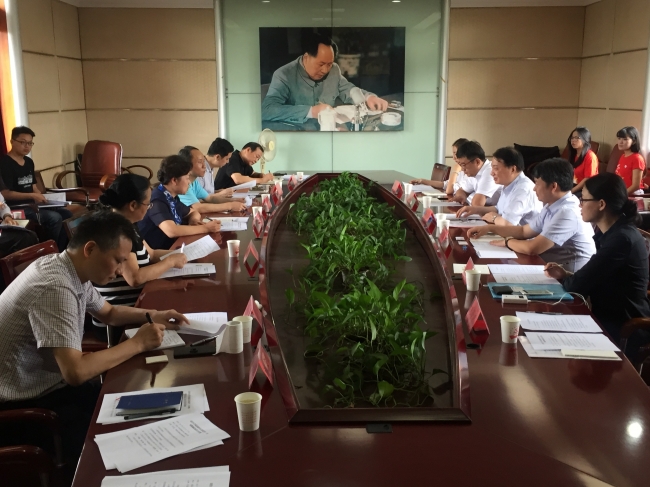 校领导赴湖南省看望选调生、挂职学生并召开座